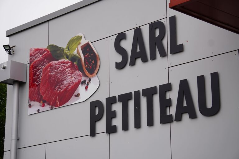 Petiteau boucherie charcuterie au pin en mauges